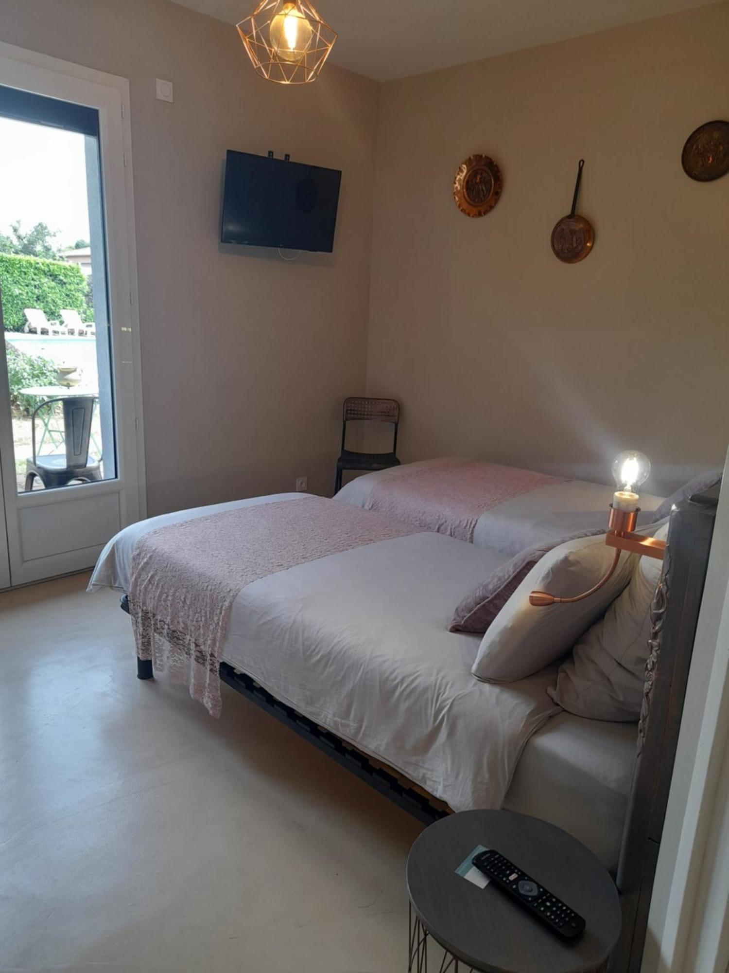 Saint-Bernard  La Maison Du Bonheur, Borne De Recharge Ve מראה חיצוני תמונה