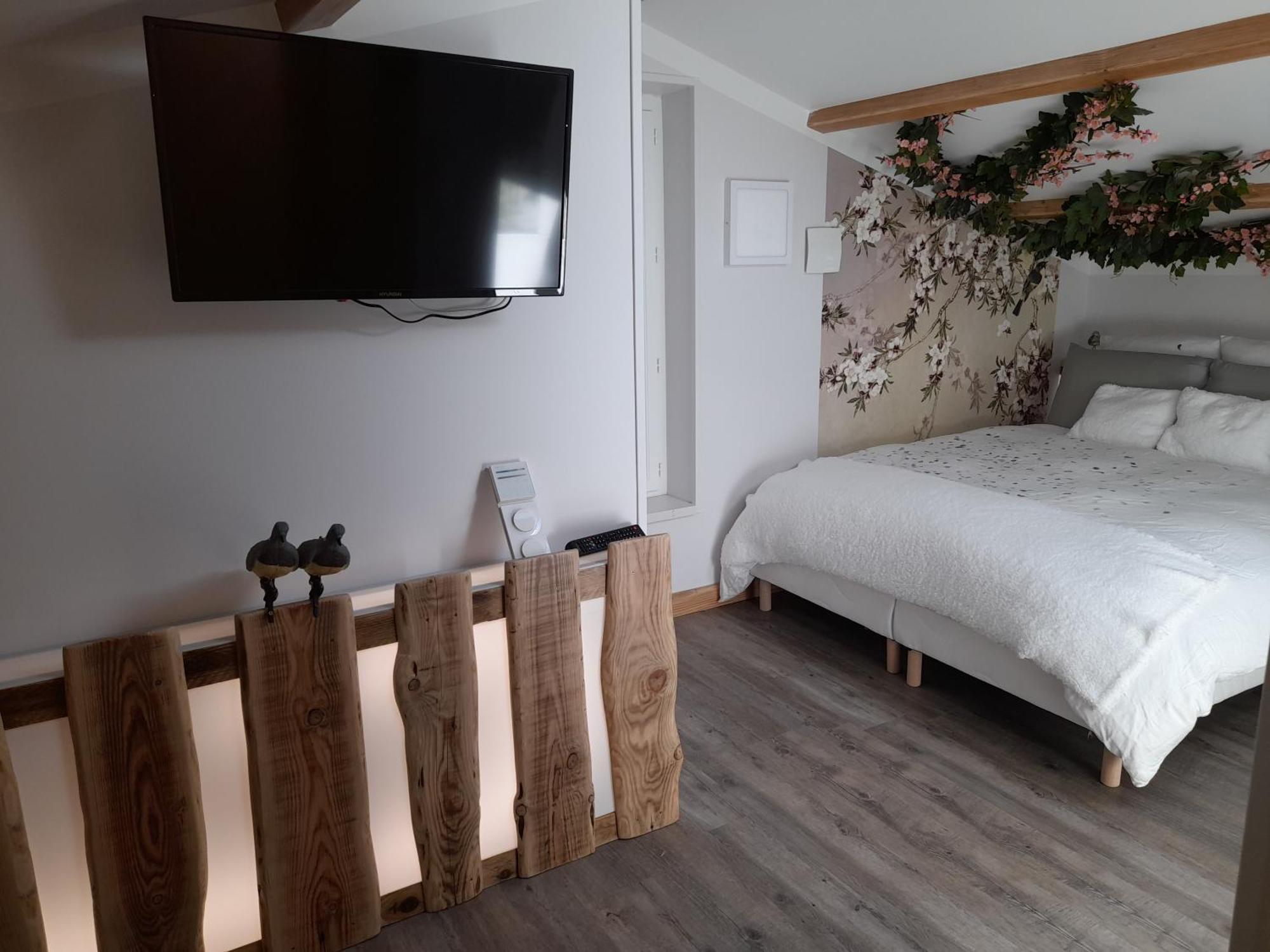 Saint-Bernard  La Maison Du Bonheur, Borne De Recharge Ve מראה חיצוני תמונה
